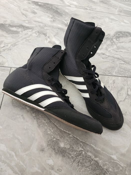 Vând ghete box Adidas