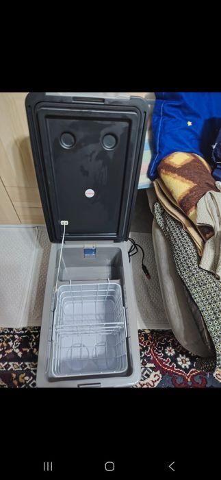 Frigider auto 12/24 v (conectare la bricheta)