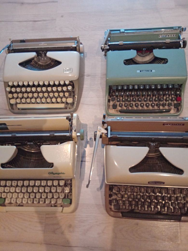 Mașini de scris vintage,de colectie
