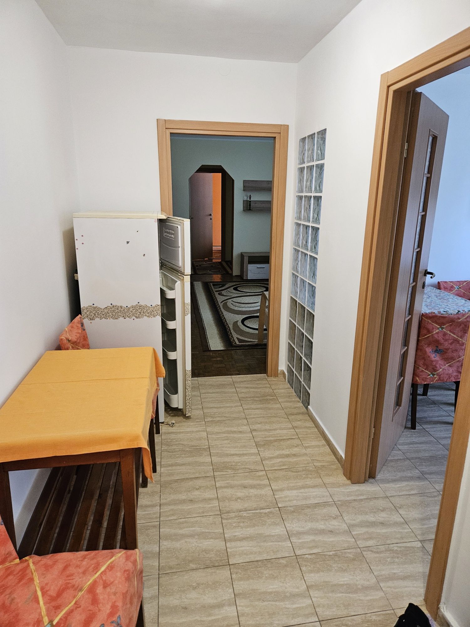 Apartament 2 camere, renovat, mobilat, complet utilat. Brazda Lui Nova