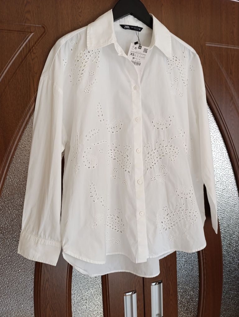 Cămașă cu broderie Zara oversize