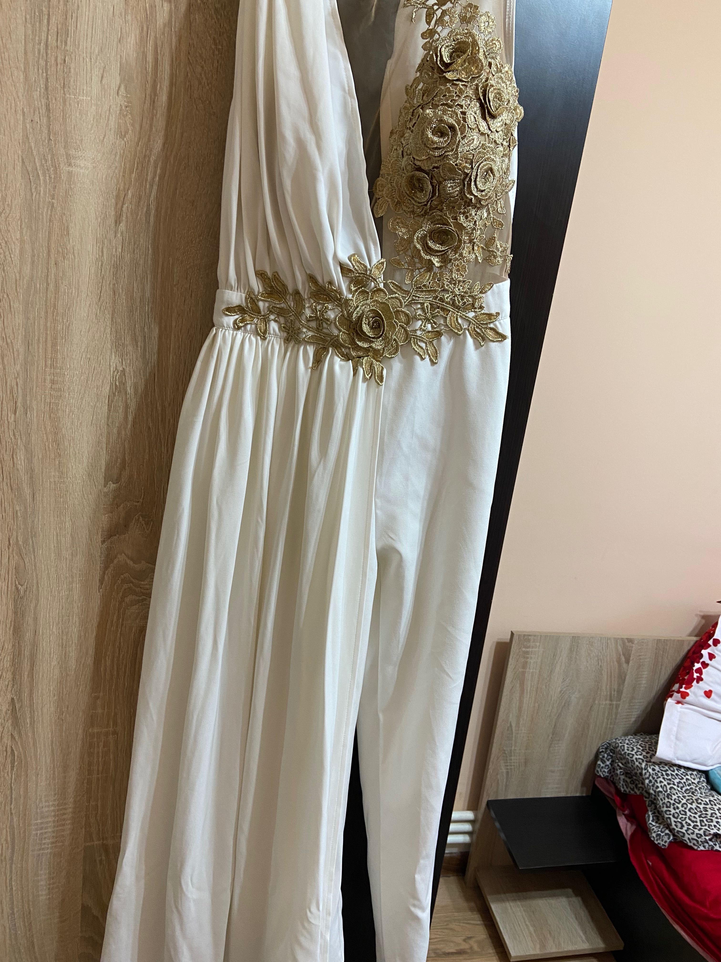 Vand salopeta dama elegantă