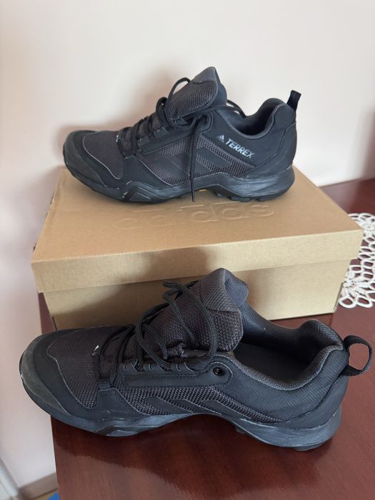 Adidasi marca ADIDAS model TERREX