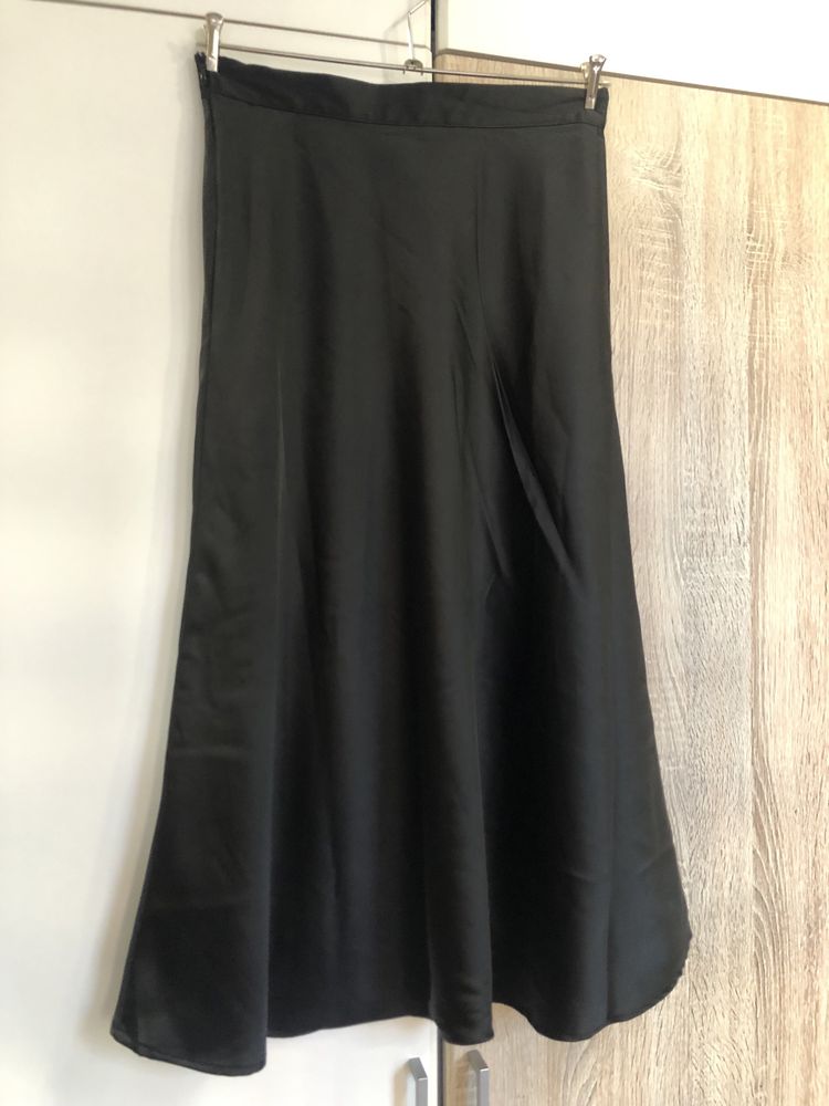 Нови поли различни модели Zara