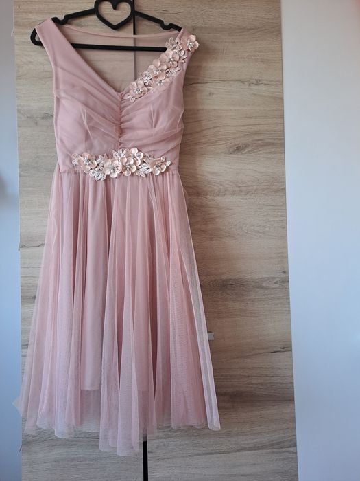 Елегантна розова с цветя