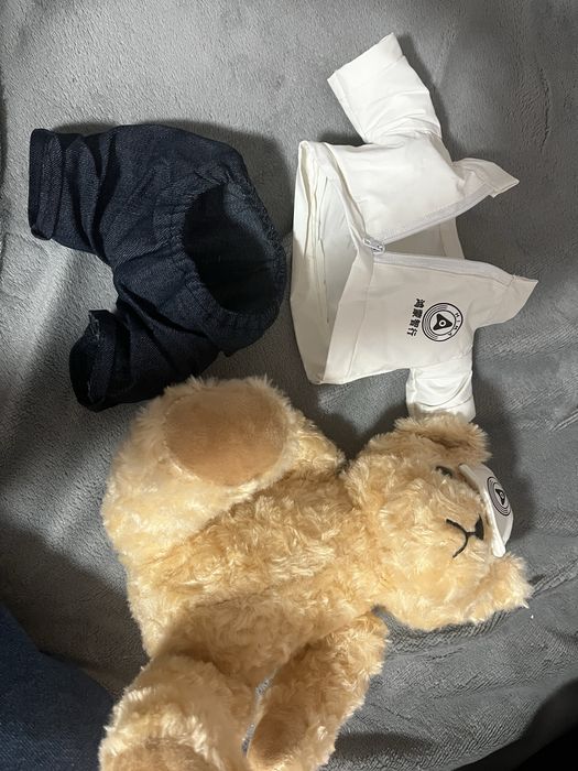 Мягкий медвежонок с одеждой (в отличном состоянии)