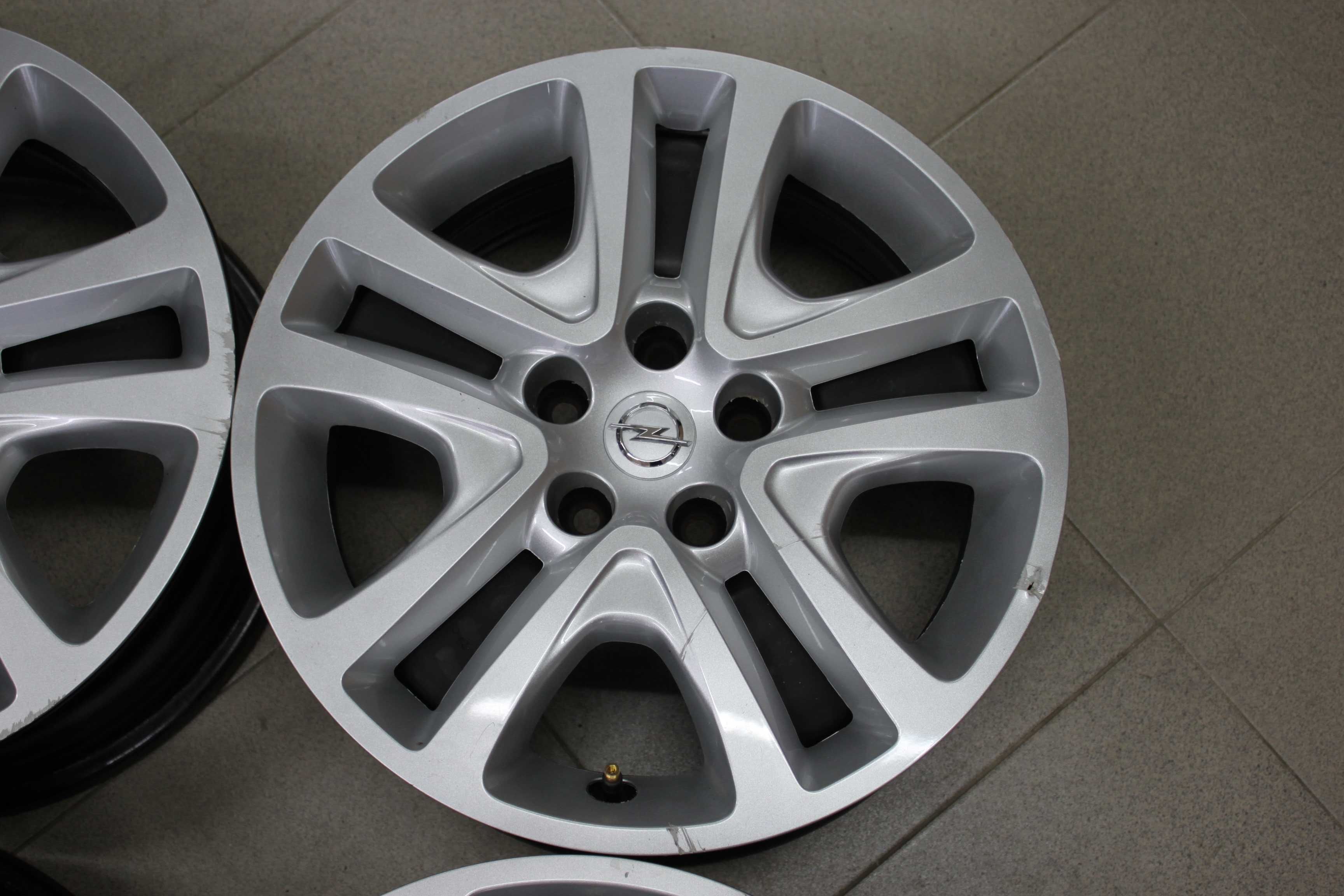 Джанти с тасове 16" 5x105 Opel Astra J, K