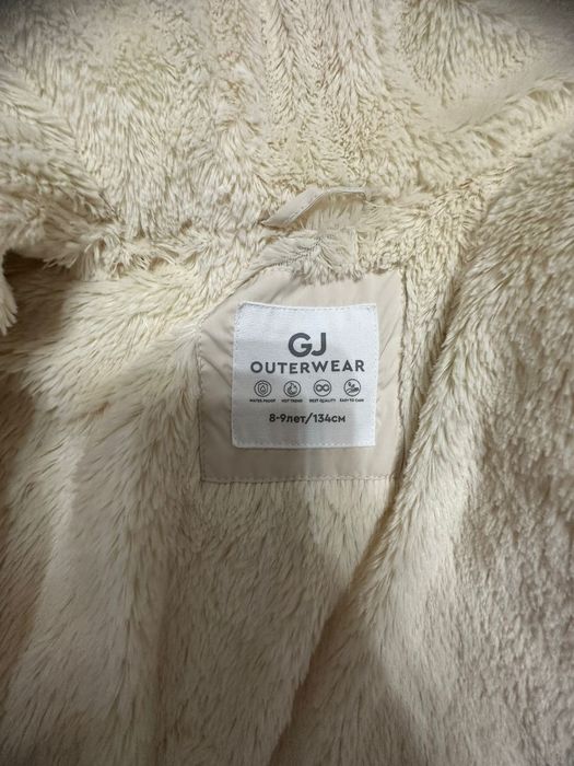 Продам зимнюю куртку для девочек