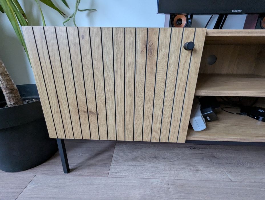 ТВ шкаф цвят дъб Hemdrup Юск