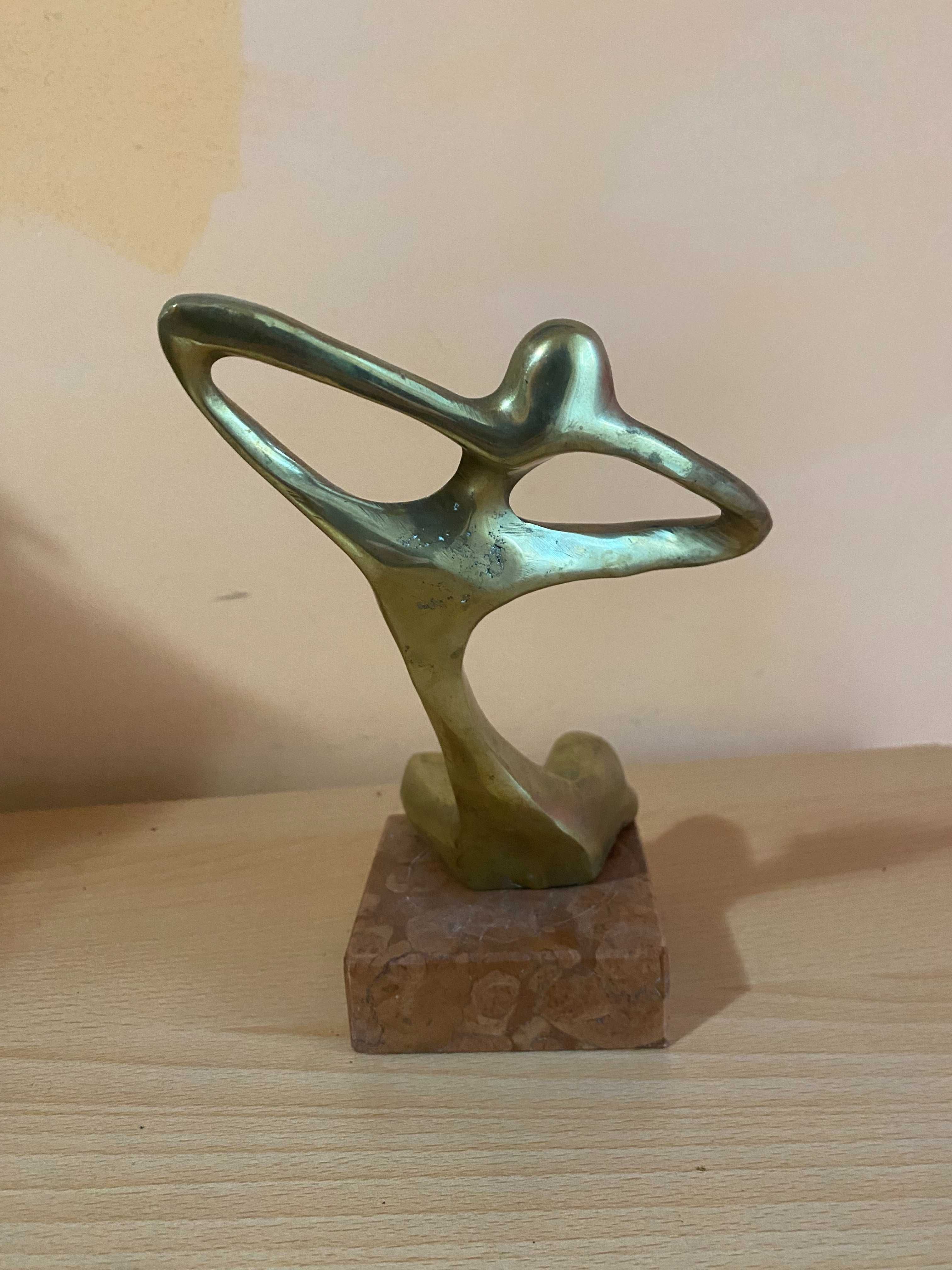Statueta model abstract