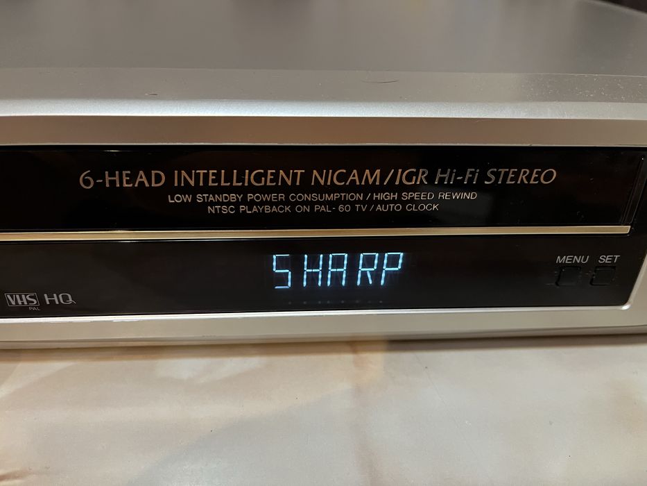 Videorecorder de top Sharp VC-FH7 pentru vizionat filme