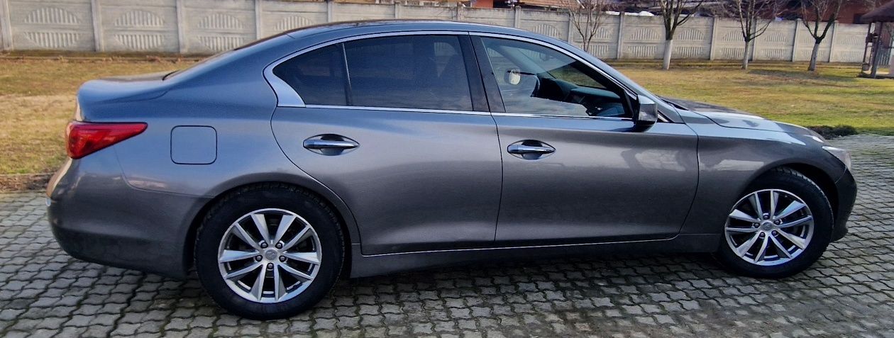 Infiniti Q50,2.2 Diesel ,170 CP
*Fabricatie 20-06-2015
*Motorizare Mer