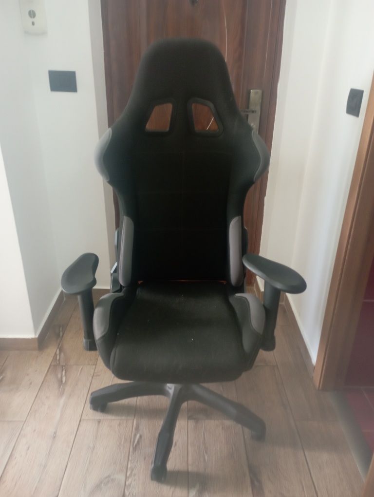 Scaun gaming Kring Saitama, suport lombar si tetiera, inclinare spatar
