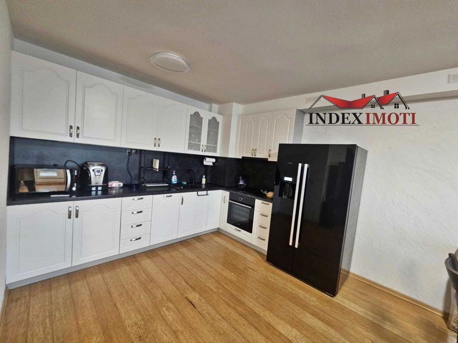 3-стаен апартамент-148кв.м,паркомясто и Голяма тераса с кухня