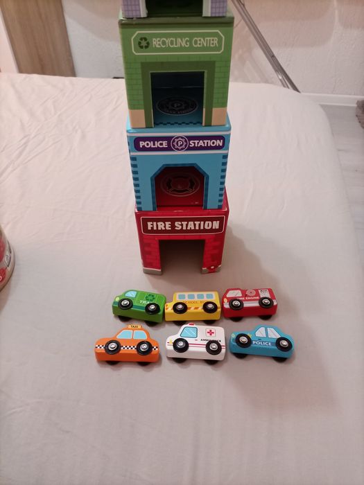 Детски дървен конструктор+кула с гаражи