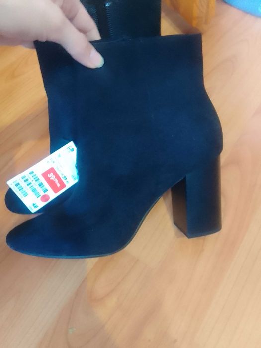 Боти с ток, велурени