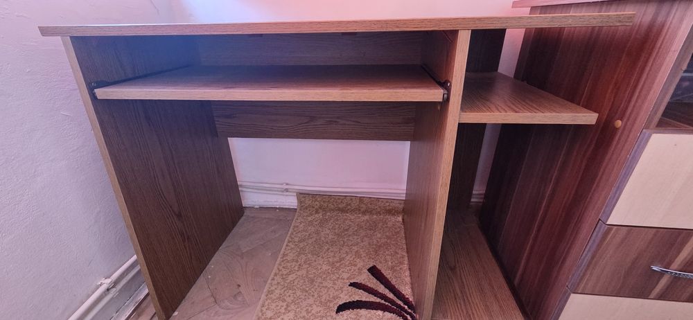 Birou simplu din pall