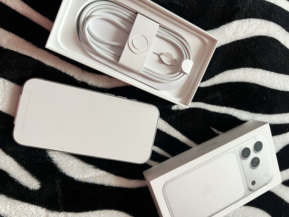 Iphone 17 pro  silver 256GB