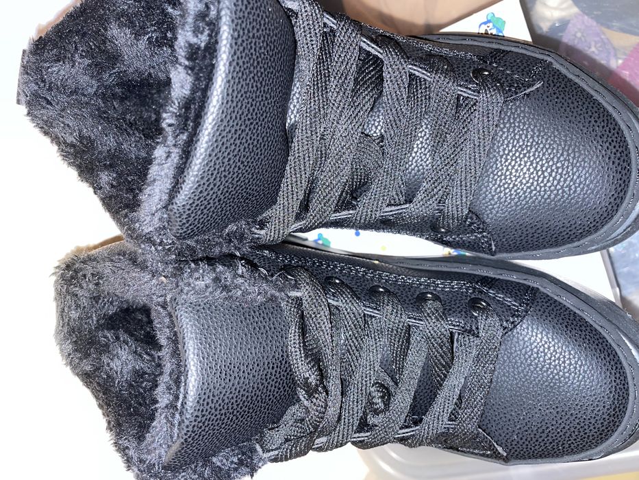 Ghete tip teniși cu blană  nr 31