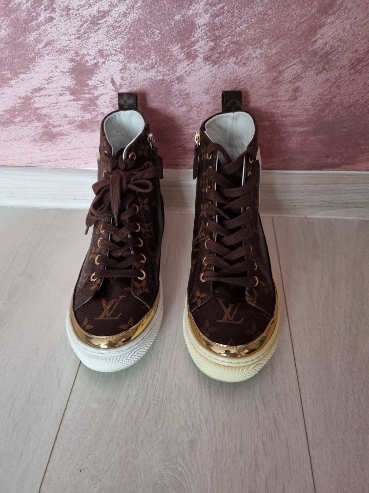 Vand ghete louis vuitton din piele