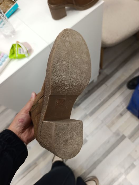 Дамски велурени ботуши