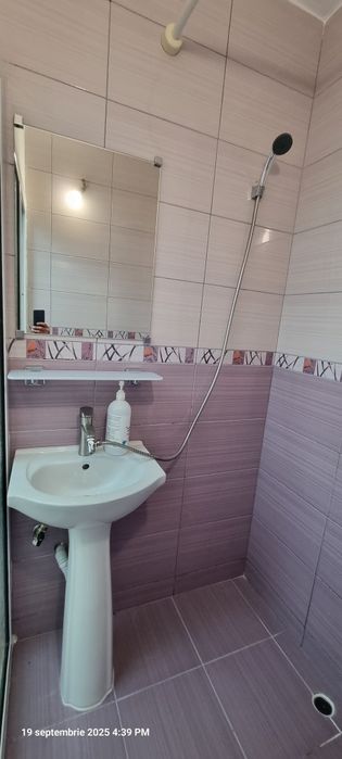 Inchiriez garsoniera