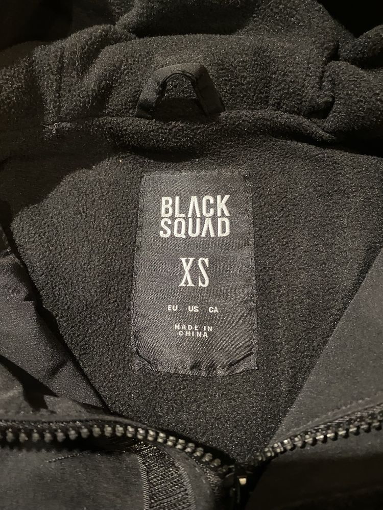 Спортно-ежедневно яке тип анорак .  “BLACK SQUAD SEASON”.