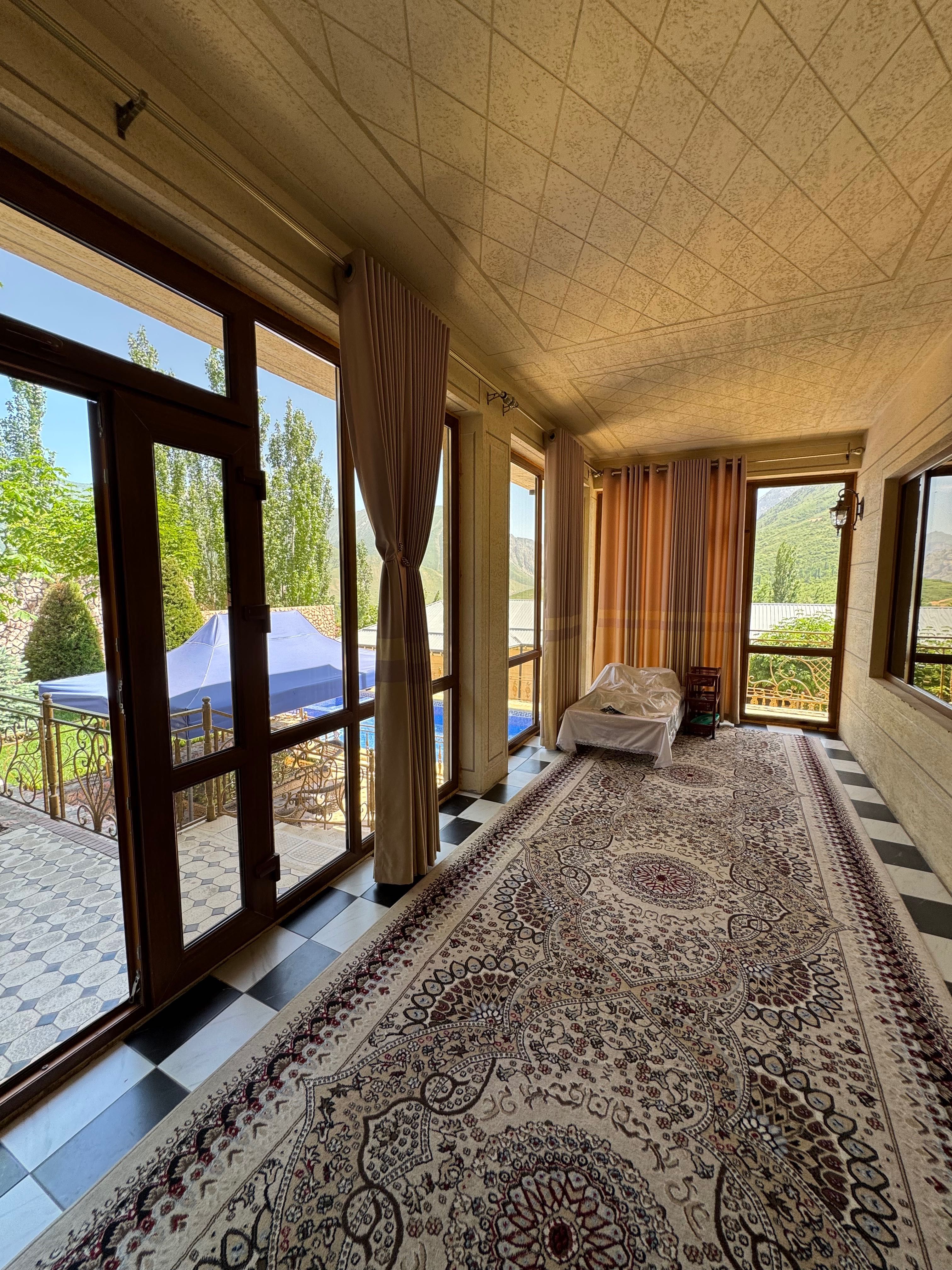 Dacha manzara toğyon bağrida oilaviy pokiza joy
