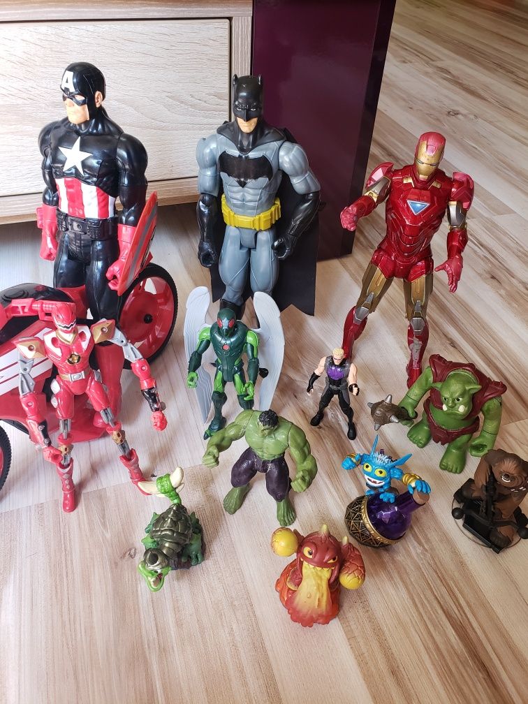 Figurine dc cosmics