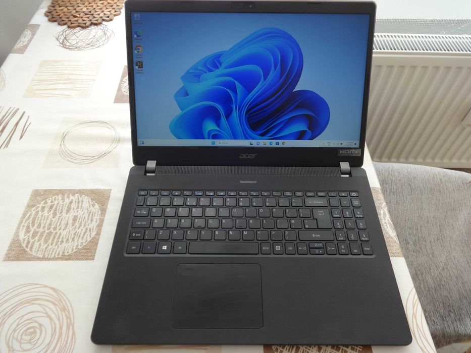 Мощен лаптоп Acer Travelmate P215-52 i7-10510U/RAM 16GB/SSD 500GB NVMe