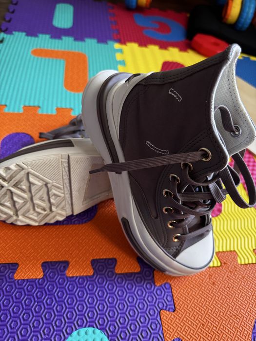 Vand converse in stare foarte buna,purtati fosrte putin