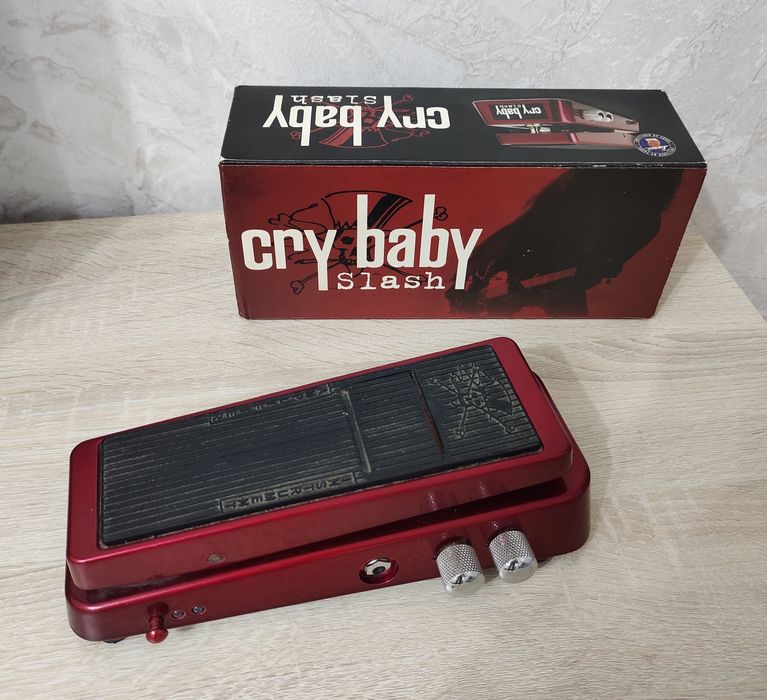 Продам гитарную педаль Dunlop SW95 Slash Cry Baby