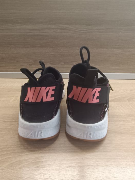Skechers,calvin klein nike,nike 270