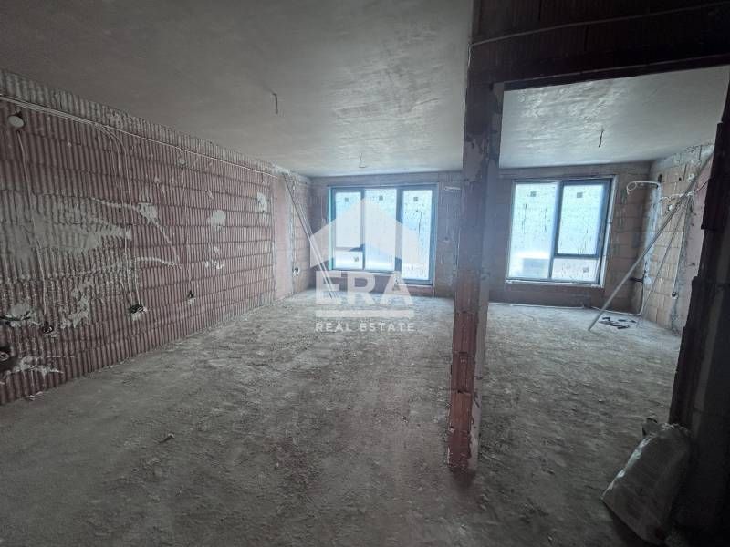 Продава се Двустаен апартамент в Варна, Възраждане 1 - 60 кв.м за 1667 €/кв.м - Снимка #1