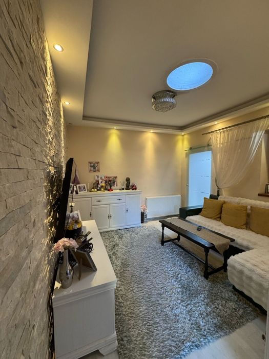 Proprietar vând casă bună zona Anda Cța