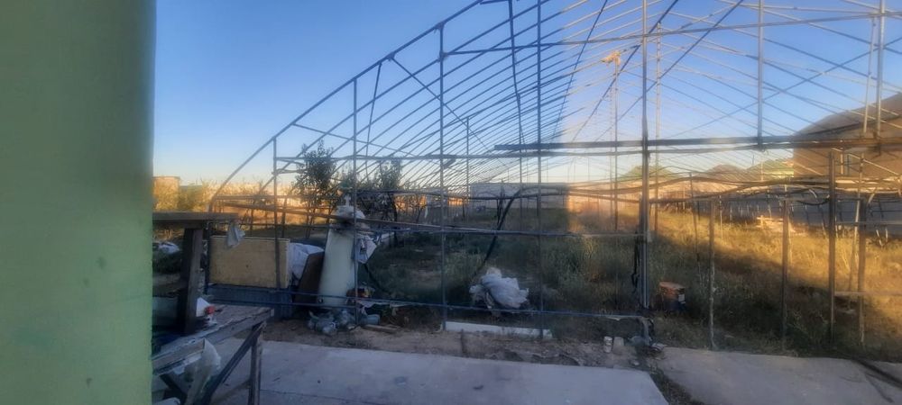Продаётся теплица под огород