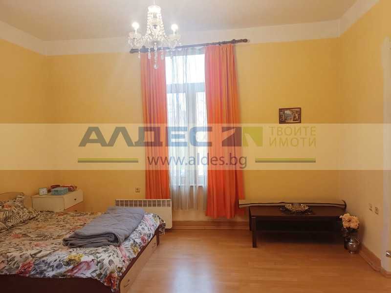 Дава се под наем Тристаен апартамент в София, Център - 120 кв.м за 650 € - Снимка #5