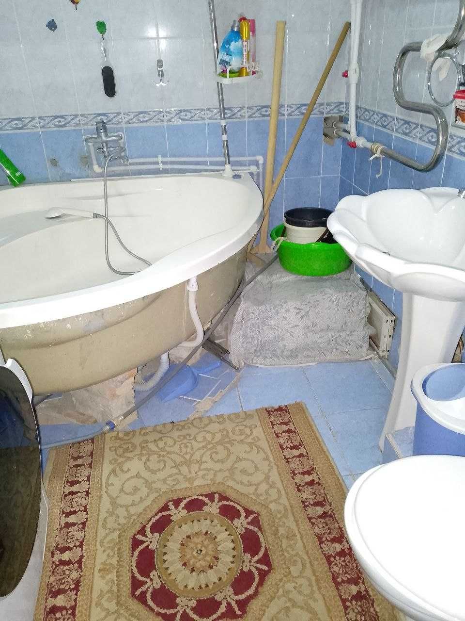 продается квартира на массиве Водник 3/4/4 кирпичный