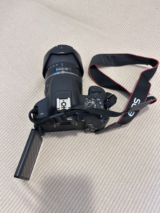 Canon 750 D ,aproape nou