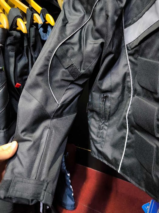 Geaca moto de iarna NOUA, protectii umeri coate si spate impermeabila