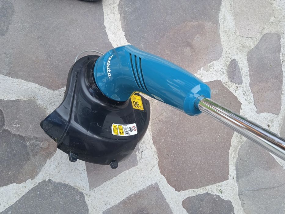 Vând Trimer electric Makita 180 lei