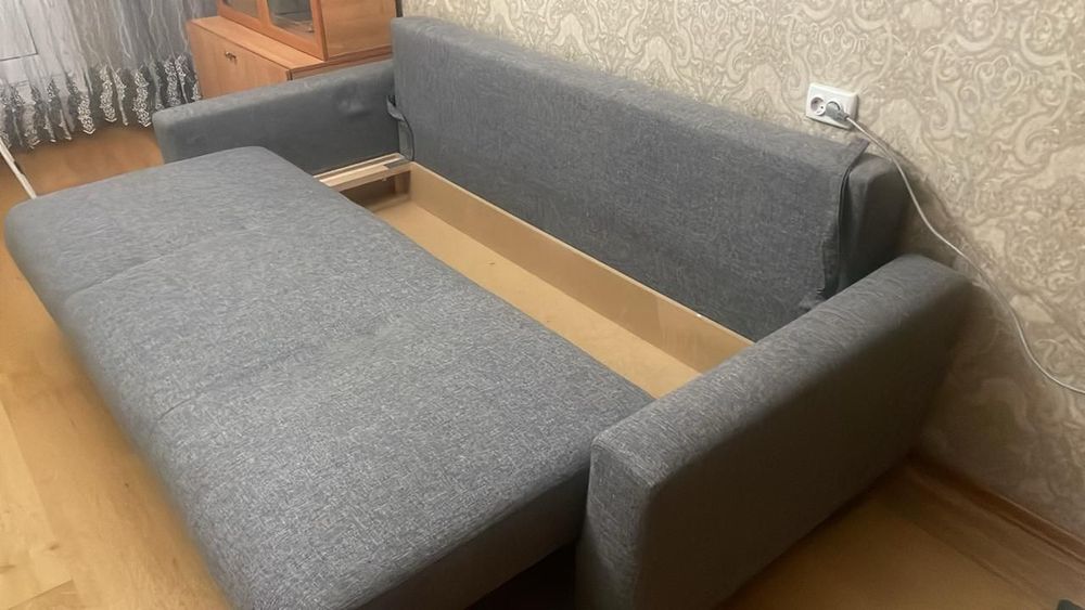 Продается диван в хорошем состоянии!