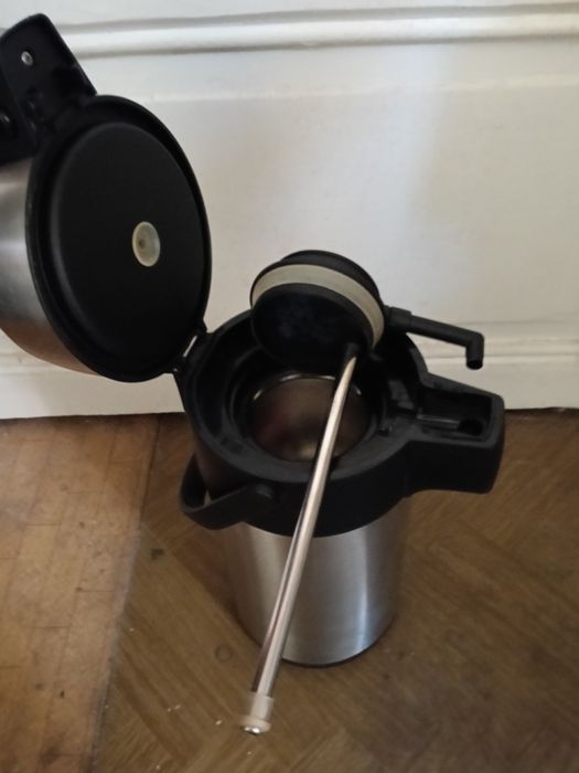 Recipient cafea sau ceai  3 litri cu pompa