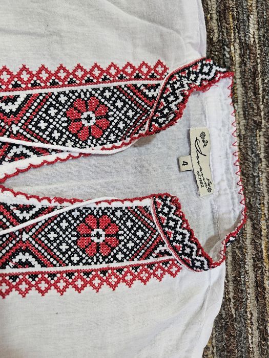 Ie copil 4 ani culoare rosu