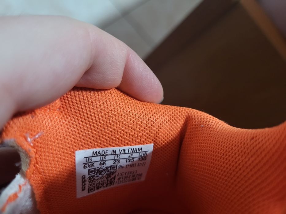 Adidasi Adidas mărimea 23