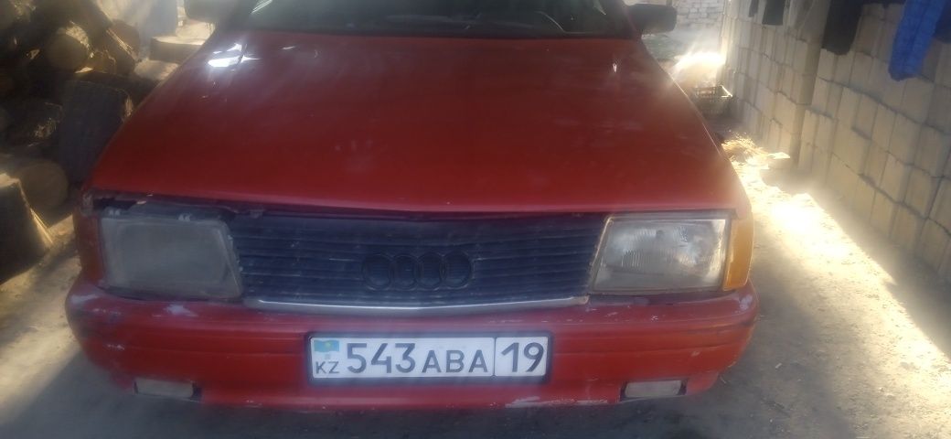 Audi--100 B/M1__