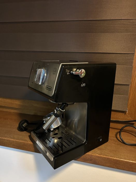 Aparat de cafea DeLonghi