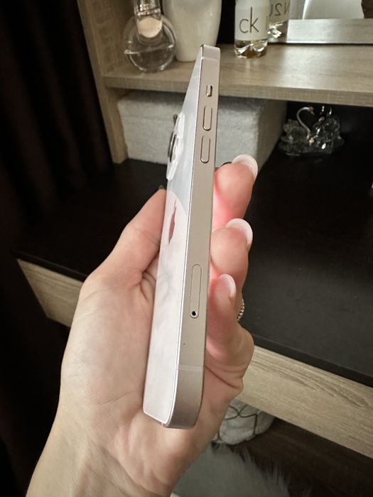 Продавам iphone 13 pink 128 gb