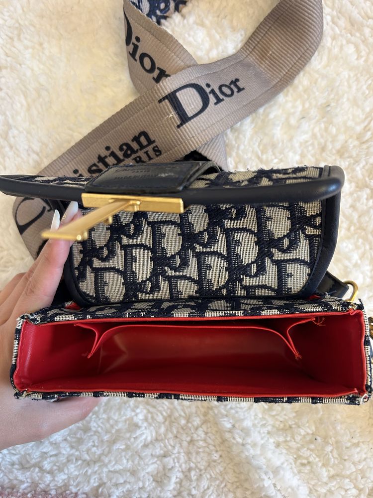 Geanta Christian Dior mica