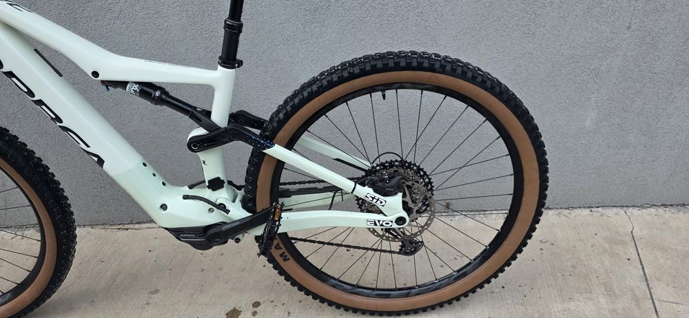 e-bike Orbea Rise карбон